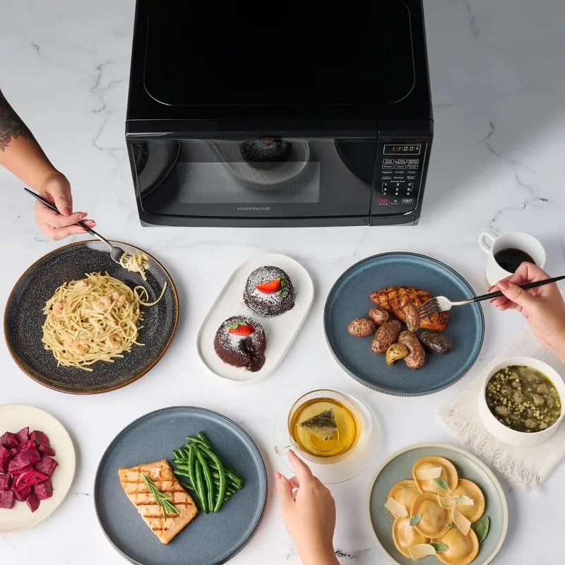 Farberware 0.7 Cu Ft Countertop Microwave