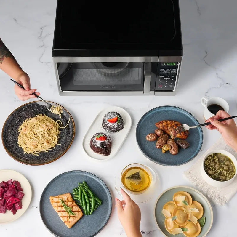 Farberware 0.7 Cu Ft Countertop Microwave